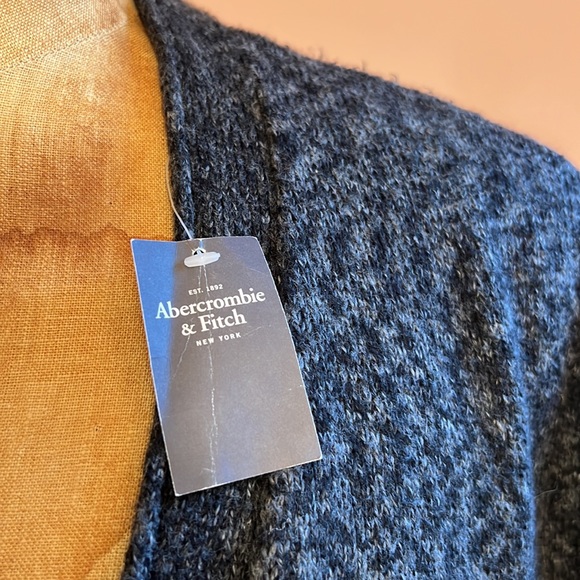 NWT A&F black/gray cardigan sweater size XL - Picture 9 of 10
